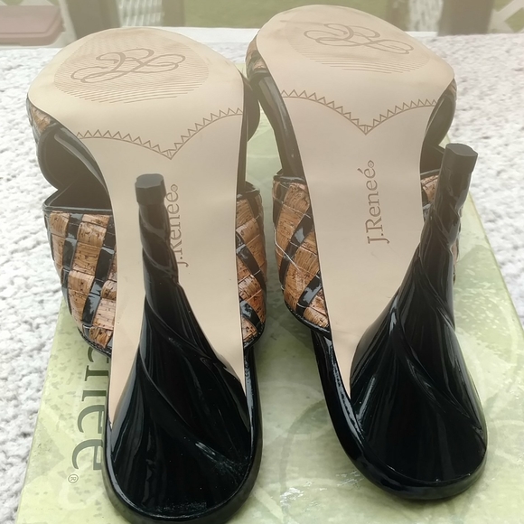 Shoe - Picture 3 of 3